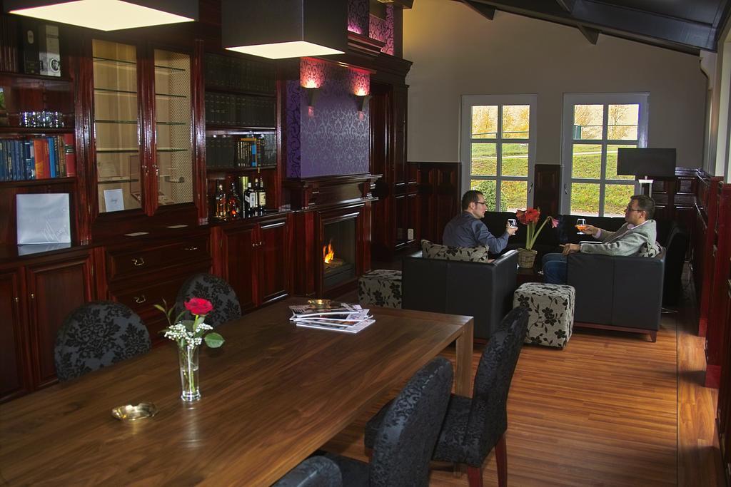 Restaurant Oolderhof Bv Hotel Roermond Eksteriør billede